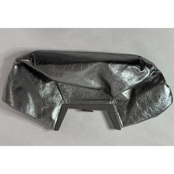 Maison Etnad | Norah Metallic Silver Leather Frame Structural Clutch Bag - Picture 4 of 7